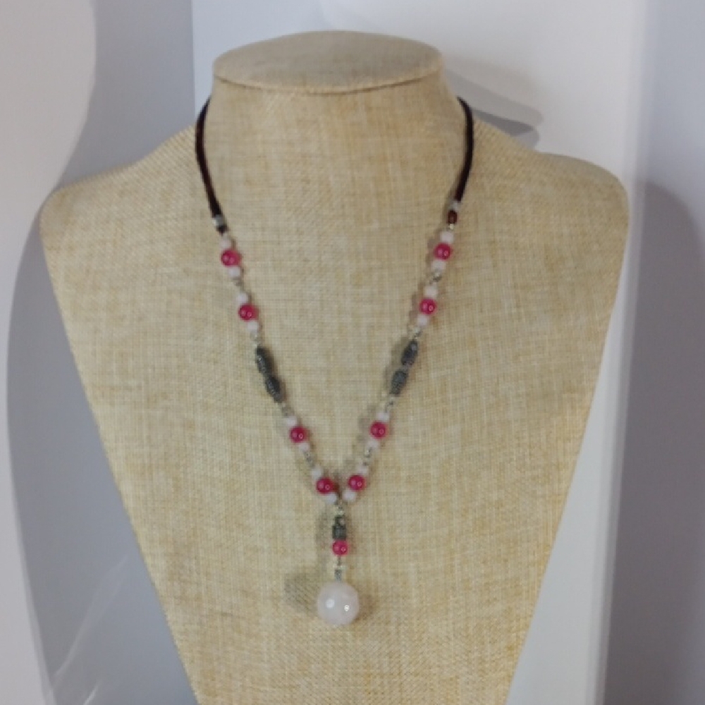 Source Unknown Pink and Silver Beaded Necklace